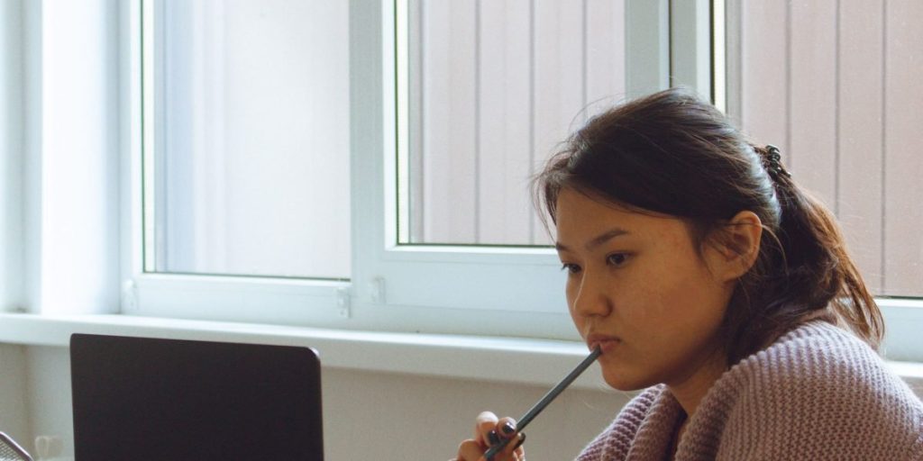 This article curates ten of the highest‑rated free coding courses available in 2026 and explains why they still deliver job‑ready skills without tuition. It rev...