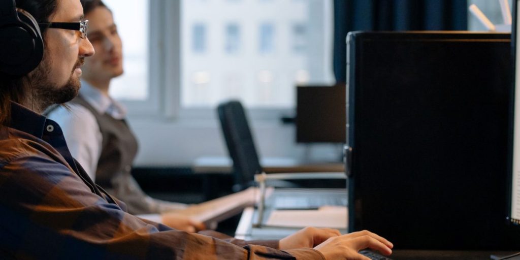 Freelance programming in 2026 is a viable, growing career thanks to a multi‑trillion dollar global market and high demand for tech skills—especially AI, ML, API...
