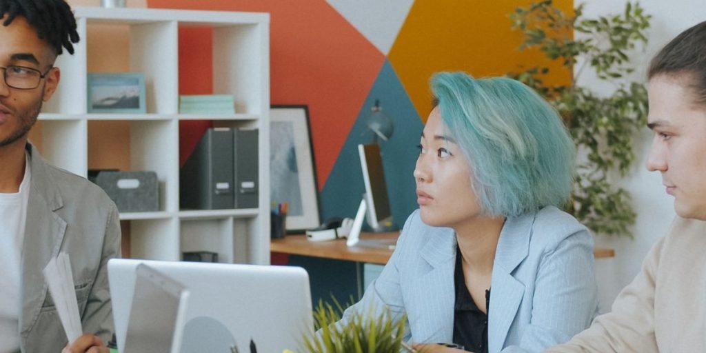 This article explains why place, tech events, and hiring signals remain important for developers in 2026, even as remote work grows. It maps where US tech jobs...